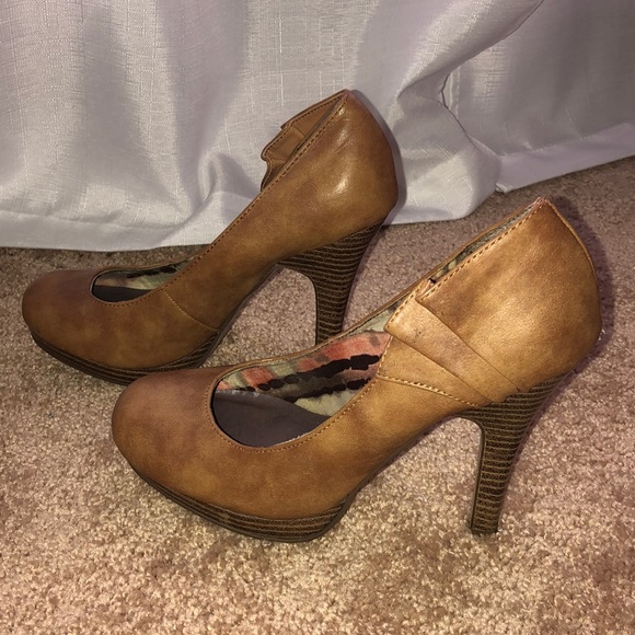 Madden Girl tan heels - Picture 2 of 4
